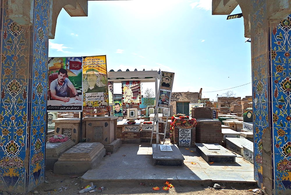 najaf cemetery 