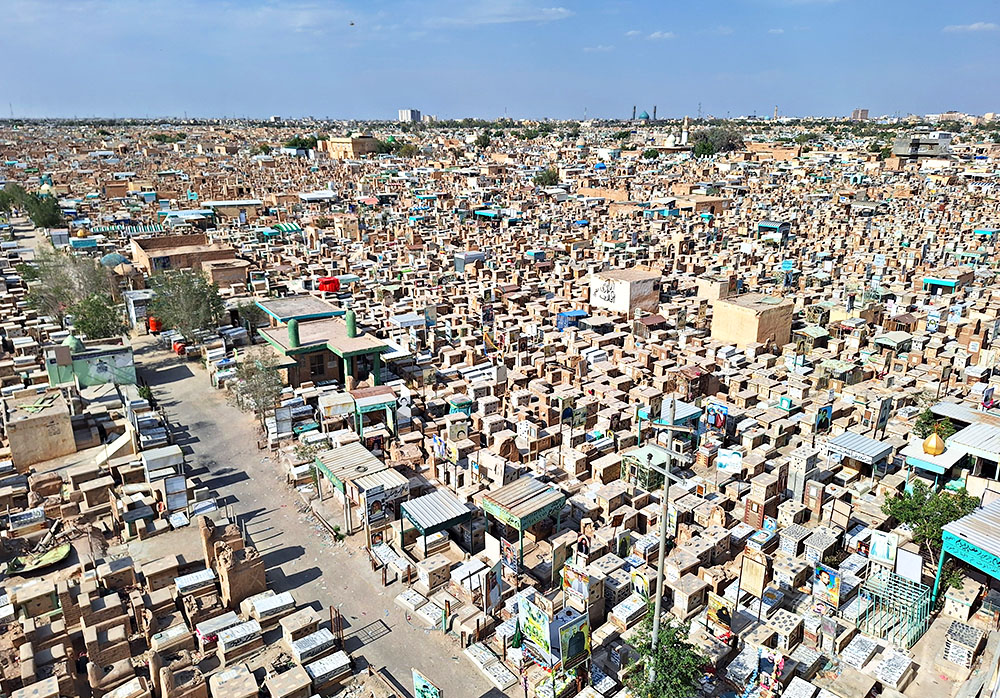 najaf cemetery 